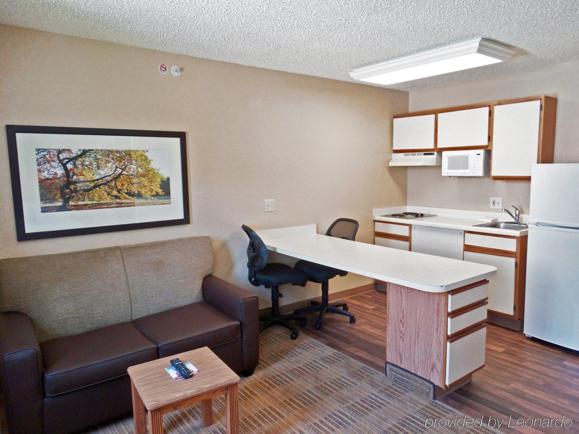 Extended Stay America Suites - Kansas City - Airport - Tiffany Springs Esterno foto